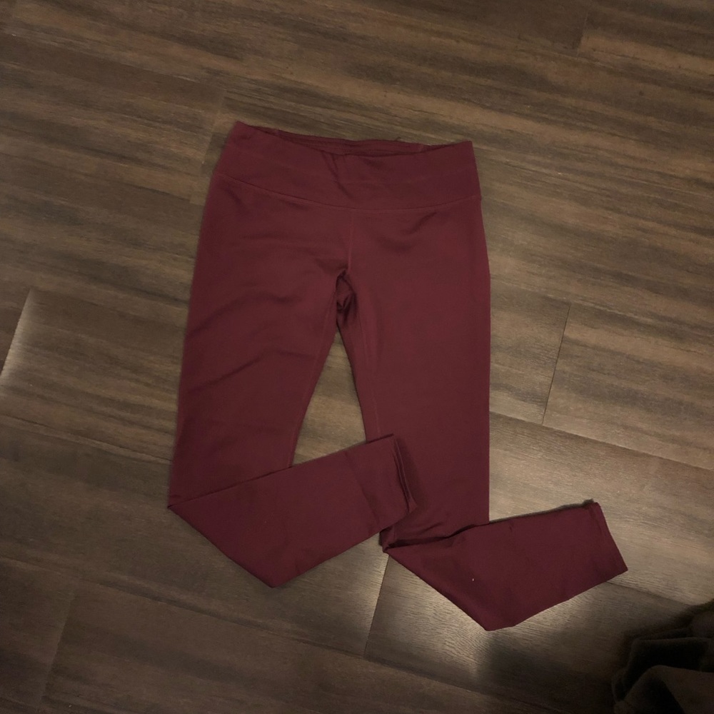 Athleta Sonar Tights in Maroon Color Size Medium